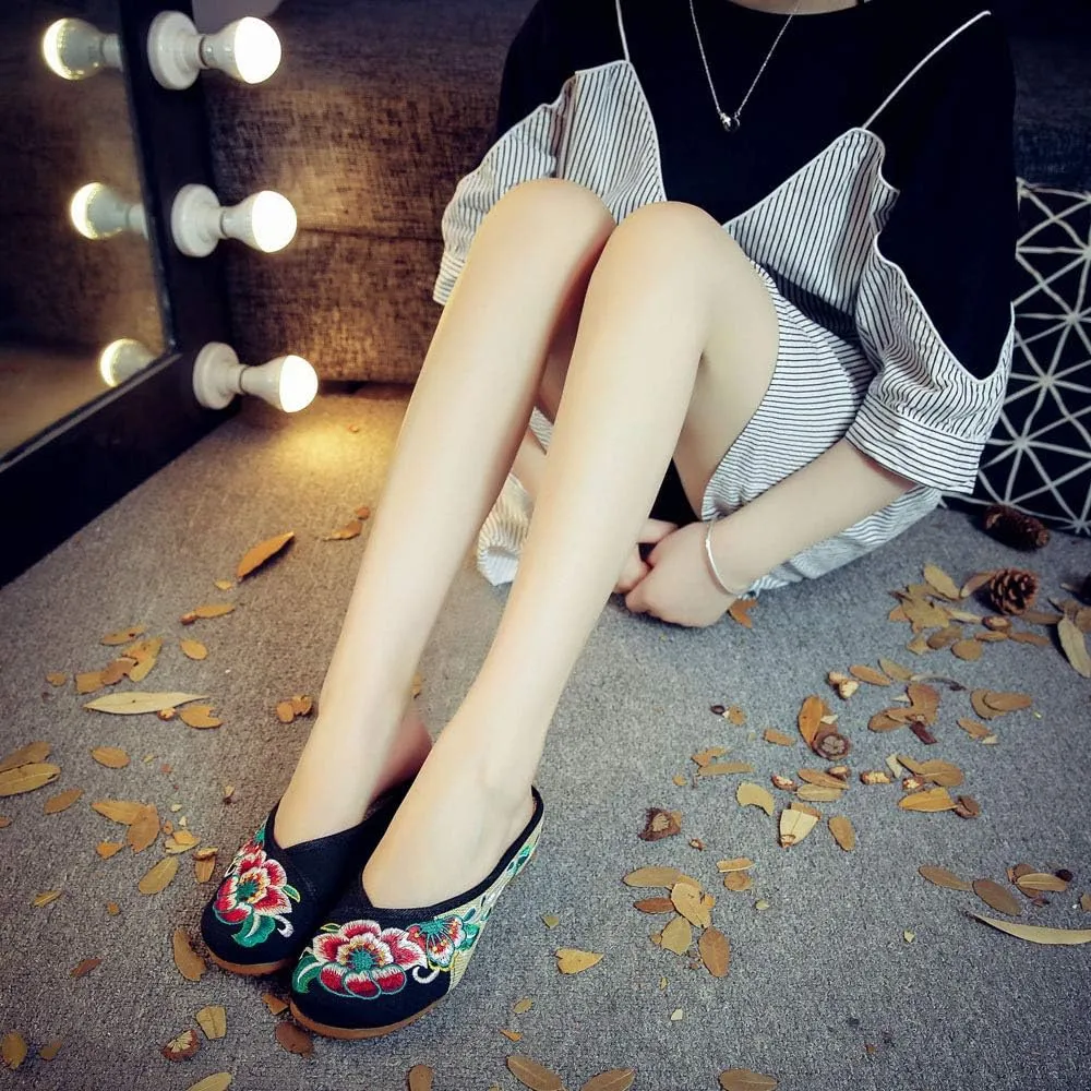 Embroidered Flower Women's Shoes Backless Mules Comfortable Flats Round Toe Loafers Chinese Style Canvas Slippers Cute Sandals