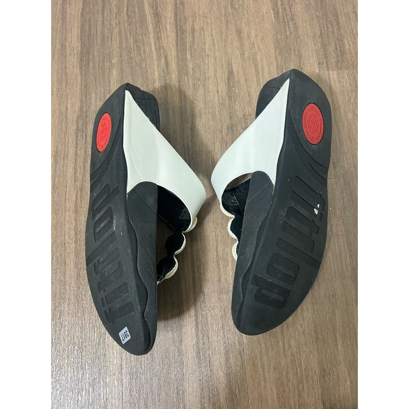FitFlop lifted black sandals size 7