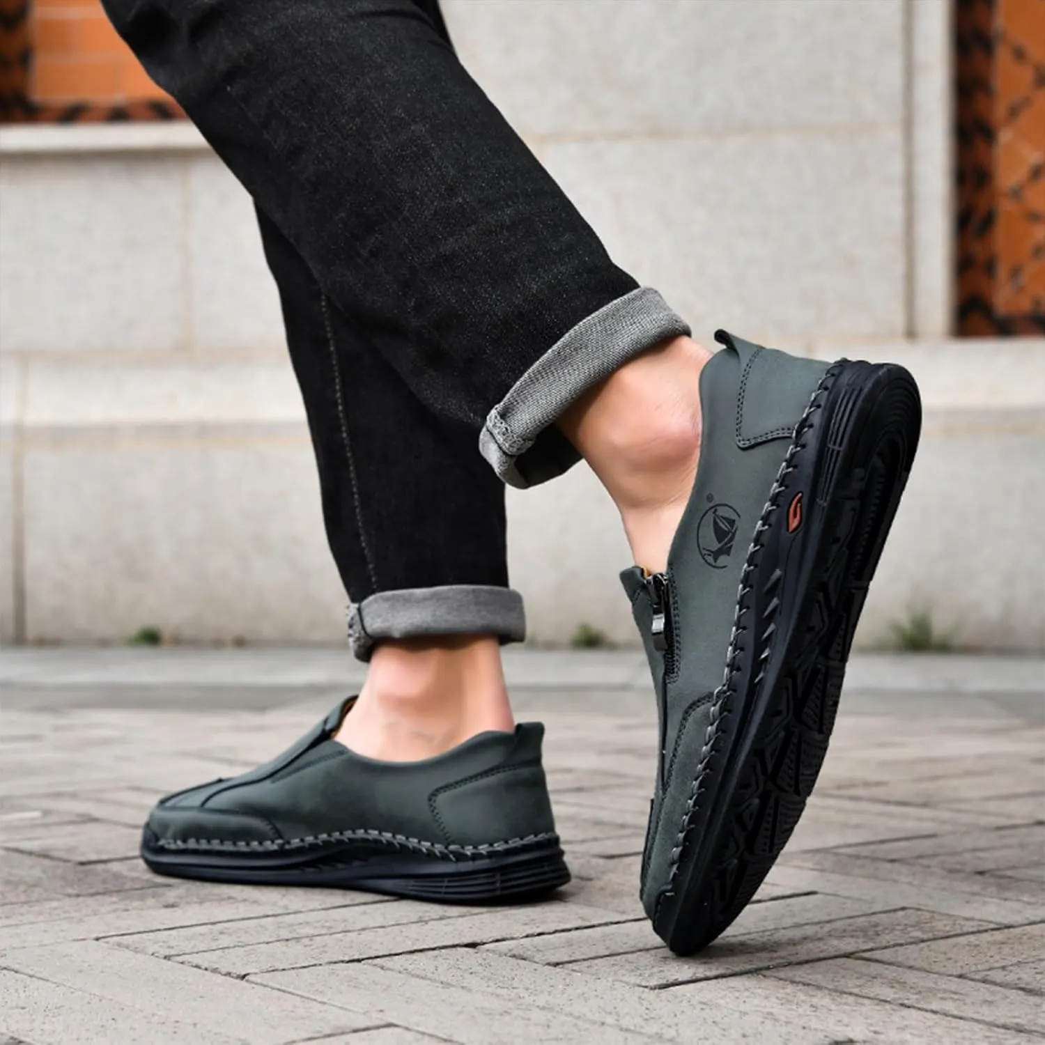 Men's Leather Slip-On Loafers Anti-Slip Sole Retro Round Toe Handsewn Detailing Lightweight Driving Shoes for Walking & Everyday Wear