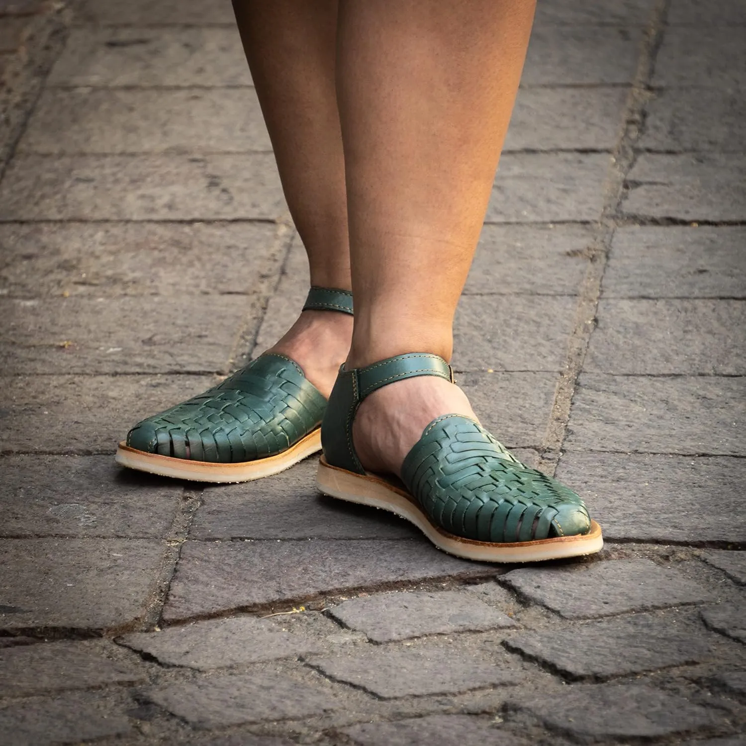 Mexico en la Piel Women's Handmade Leather Huarache Sandals – Genuine Leather, Adjustable Ankle Strap, Closed Toe, Water-Resistant, Casual Flats for Everyday Use – Available in Purple and Green
