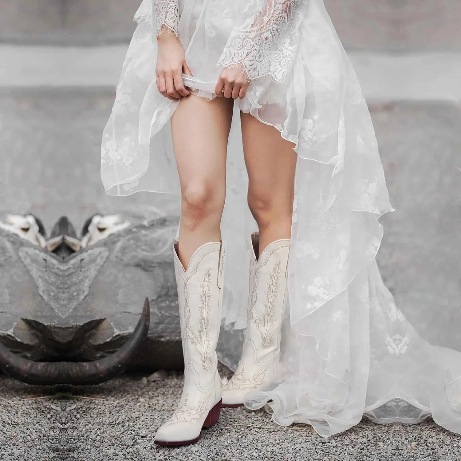 Ouepiano Cowboy Boots for Women Knee High Cowgirl Boots with Classic Embroidered Slip On Pointed Toe Chunky Heel Pull On Fashion Retro Tall Boot