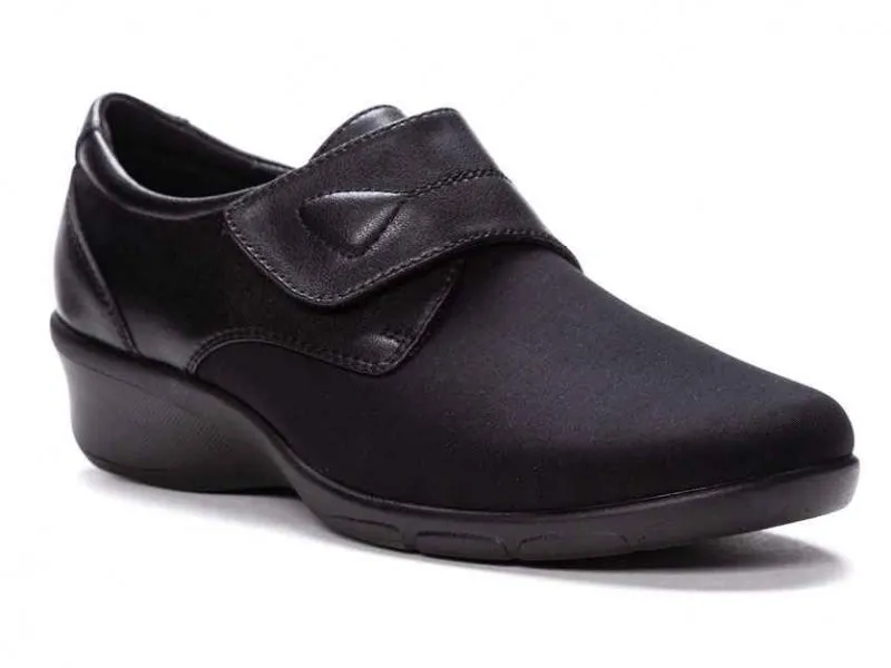 Propet Wilma - Women's Casual Shoe