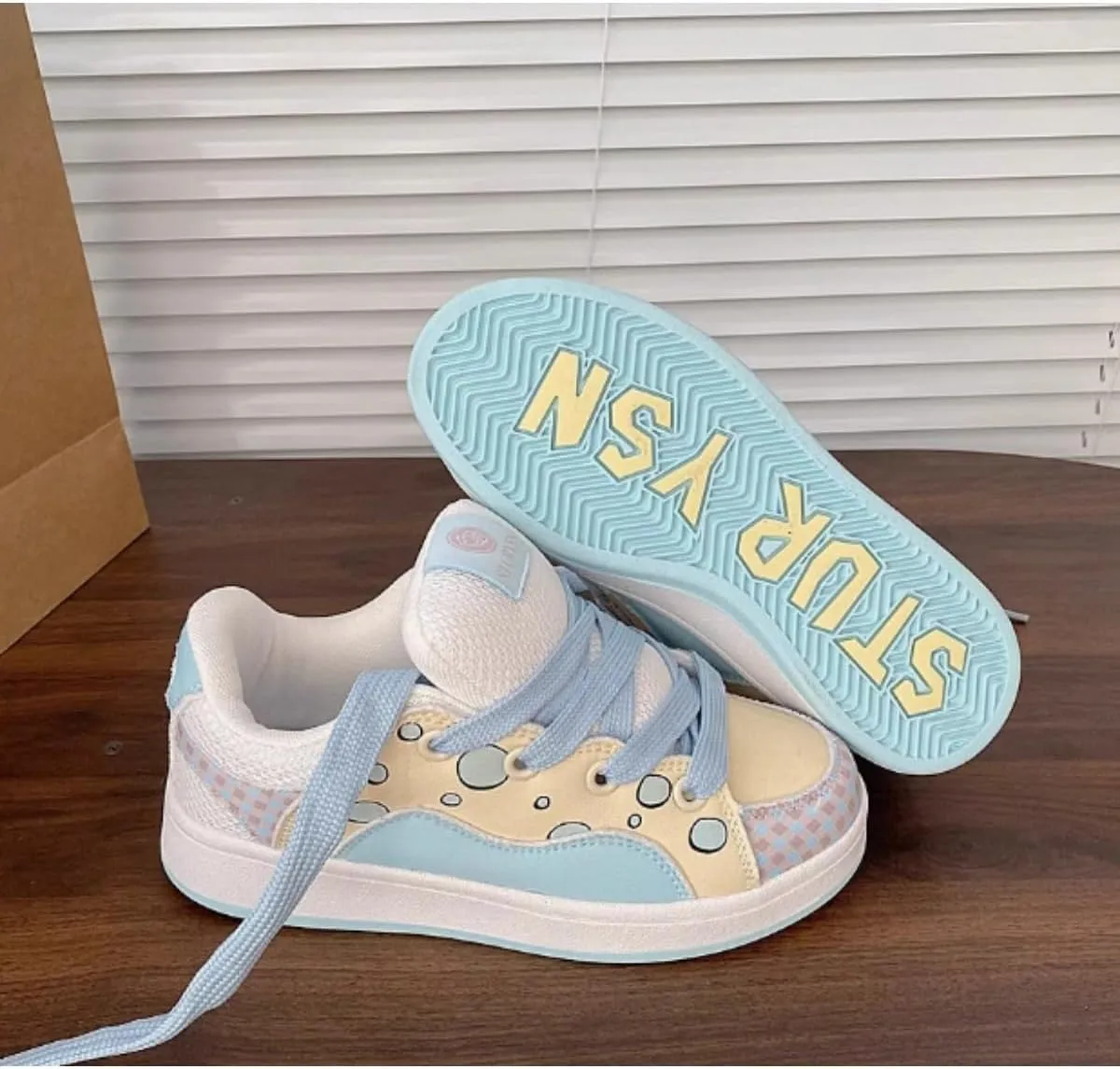 Retro Cartoon-Style Walking Cute Sneakers for Women and Teens – Fun Pastel Stylish Low-Top Shoes with Pastel Bubble Pattern and Comfortable Fit