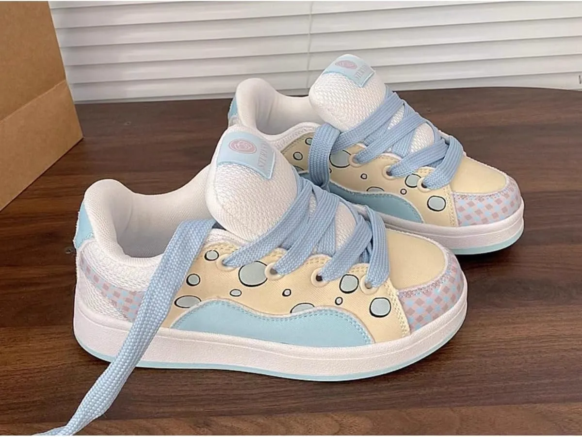 Retro Cartoon-Style Walking Cute Sneakers for Women and Teens – Fun Pastel Stylish Low-Top Shoes with Pastel Bubble Pattern and Comfortable Fit