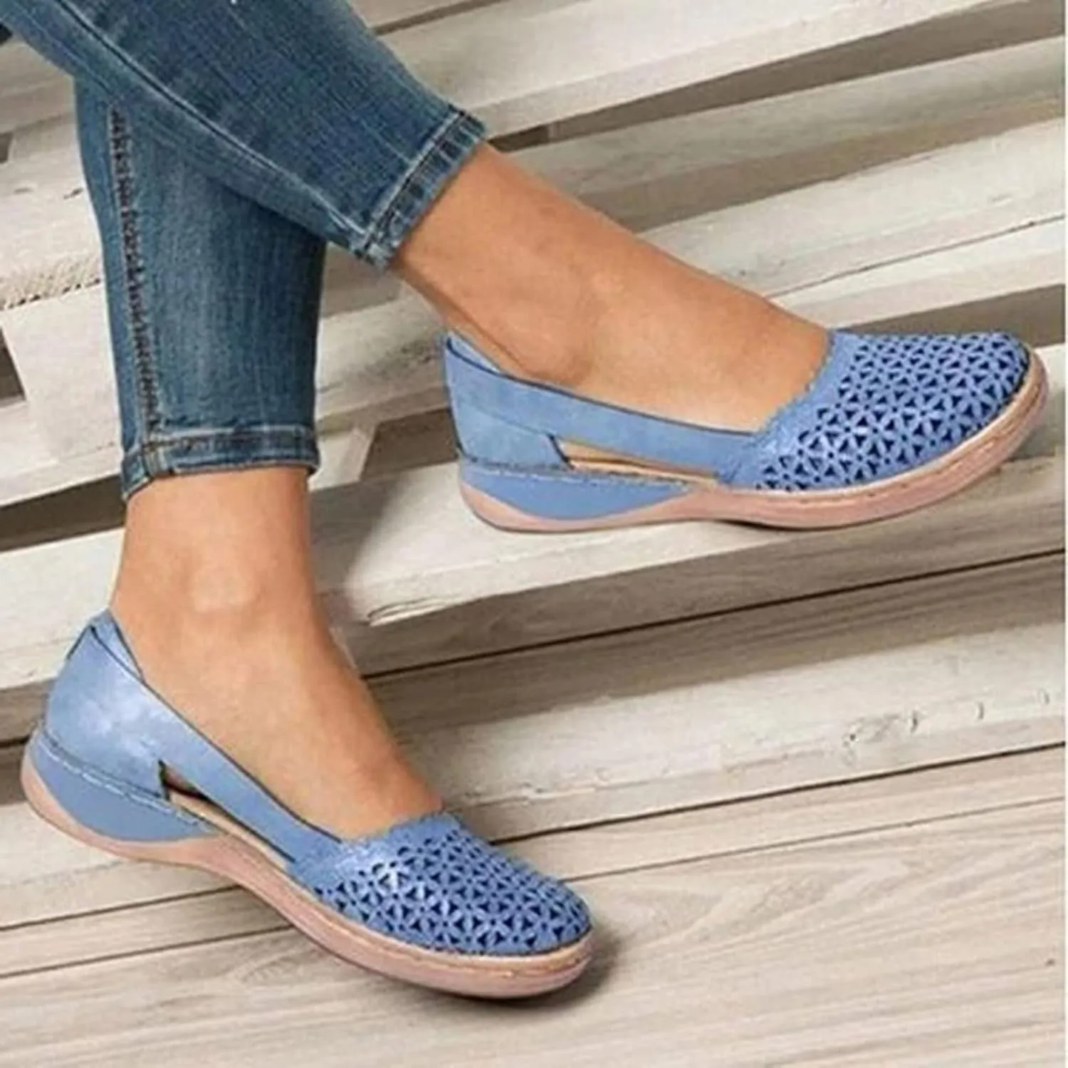 Sandals for Women Casual Summer Hollow Closed Toe Flat Sandal Ladies Slip on Breathable Sandals Comfortable Moccasins Loafers Beach Walking Shoes,White,US5/EU36