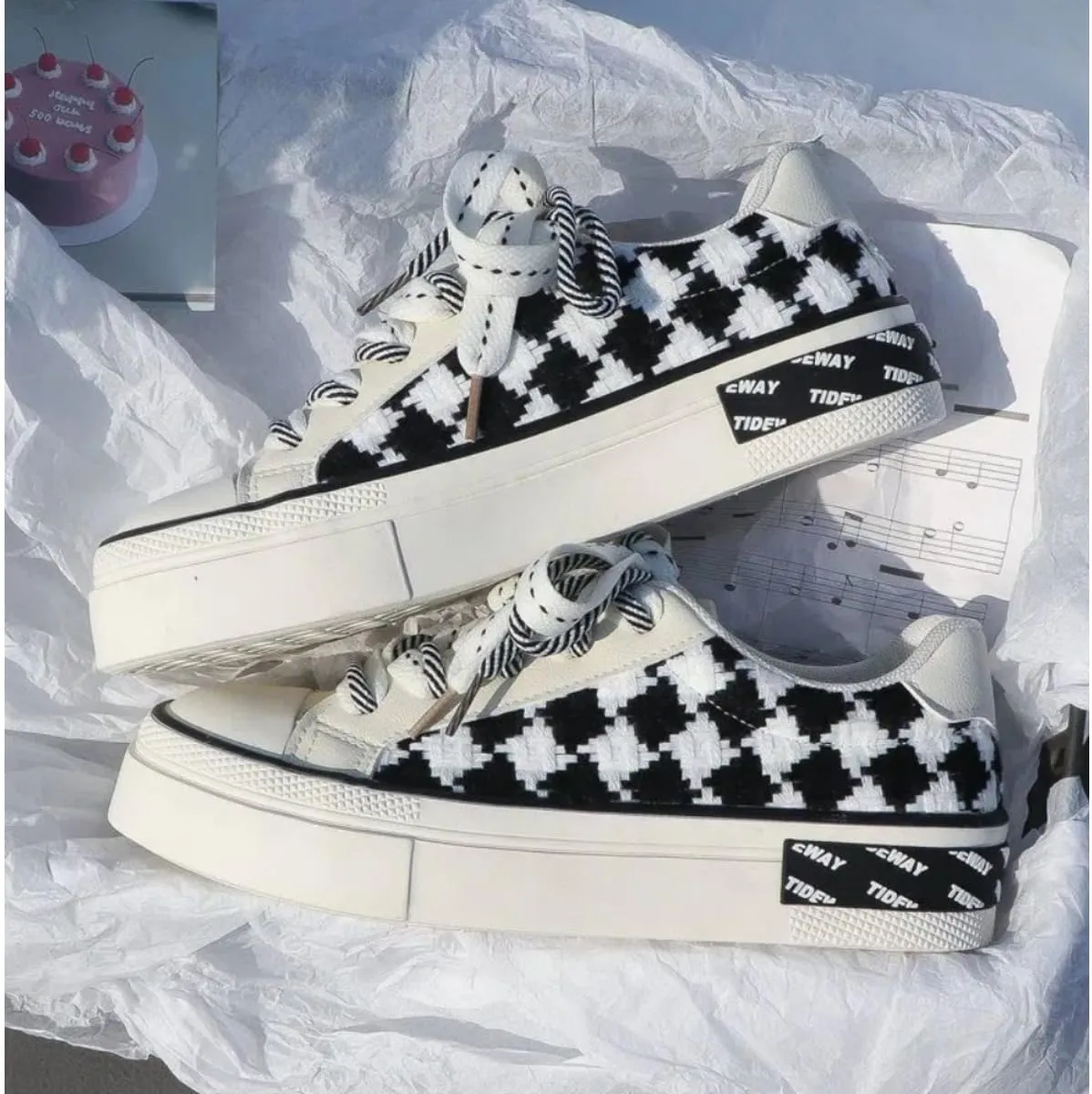 Trendy Checkered Low-Top Women's Sneakers Comfortable Fashion Canvas Casual Shoes Street Style Lace-Up Trainers
