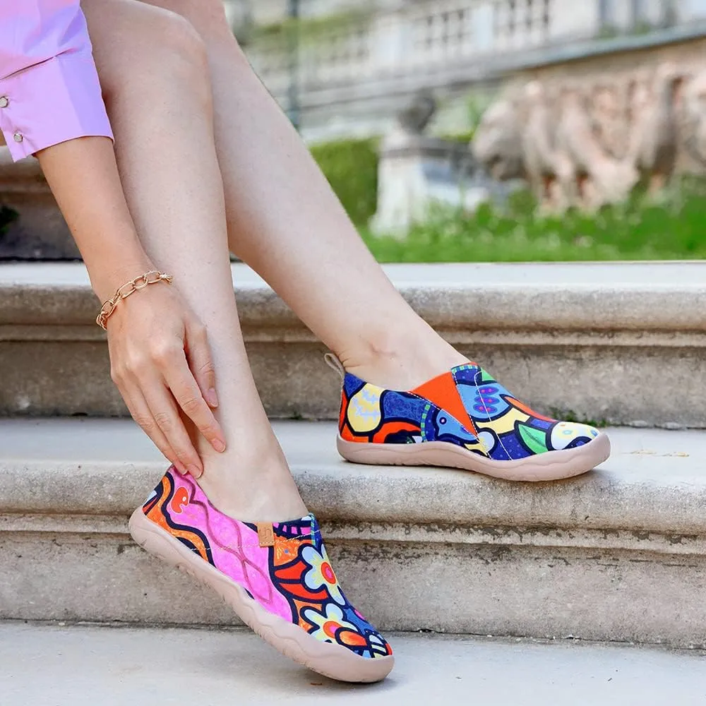 UIN Women's Artistic Slip-On Shoes Vibrant Floral Casual Loafers Lightweight Comfortable Travel Footwear