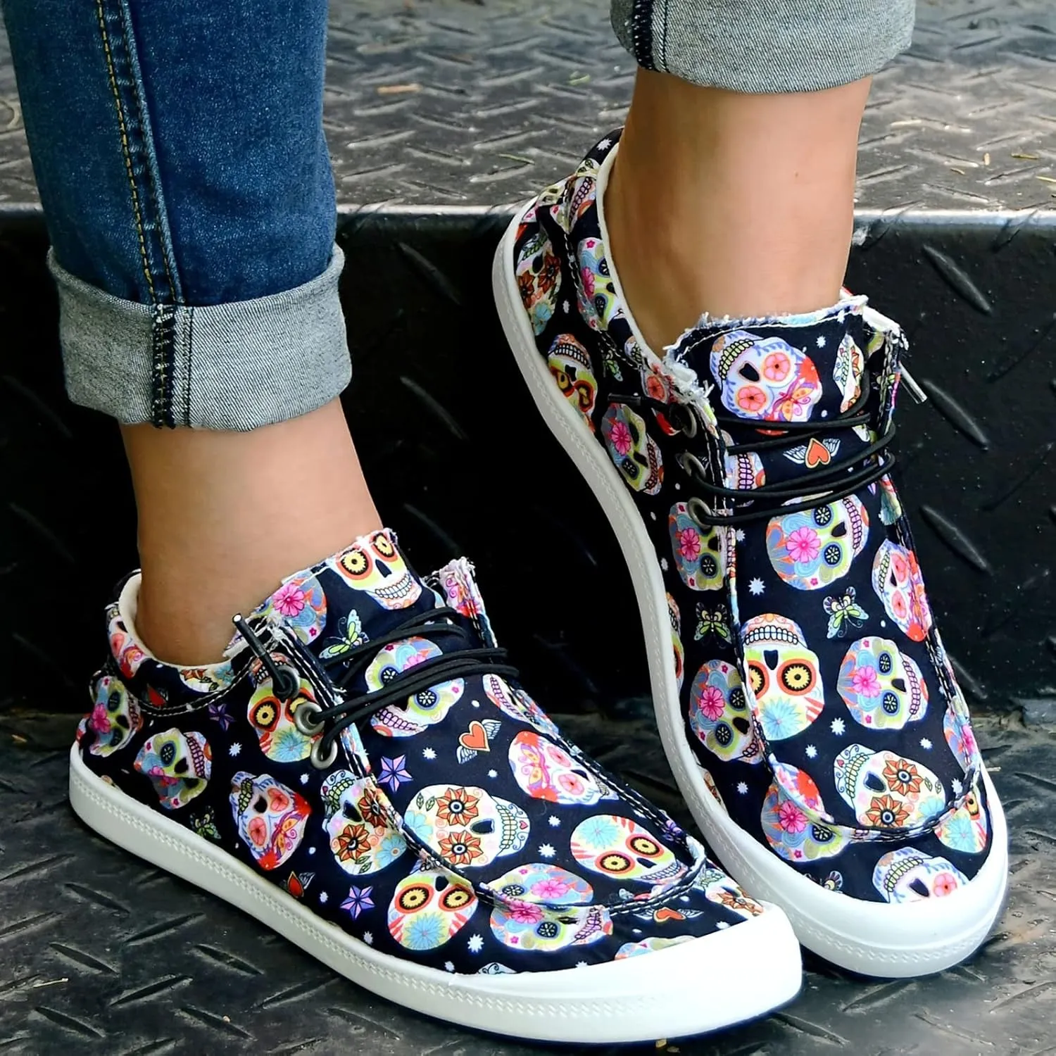 VTHY Women's Low-Top Canvas Sneakers with Skull Head Print on Black Background | The Perfect Match for Bold and Adventurous Girls