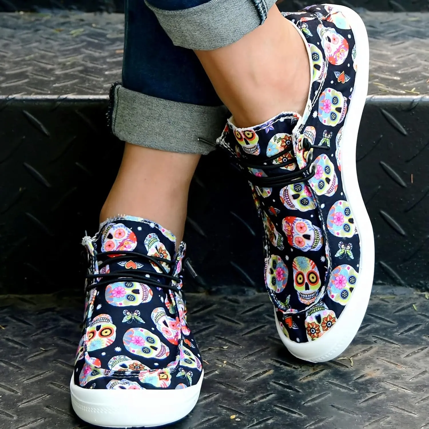 VTHY Women's Low-Top Canvas Sneakers with Skull Head Print on Black Background | The Perfect Match for Bold and Adventurous Girls