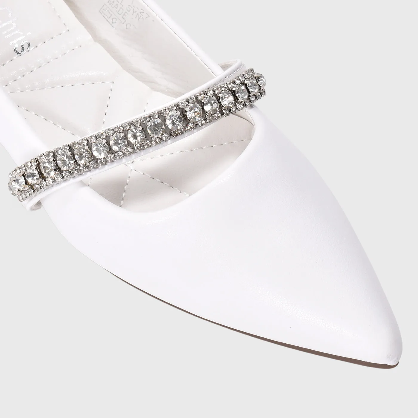White Leather Flat  Shoe With Shiny Buckle