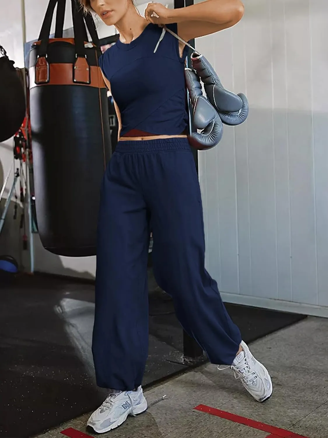 Women 2 Piece Outfit Set Loungewear Cropped Tops and Jogger Sweatpant Matching Set Coordinated Sweatsuit with Pockets