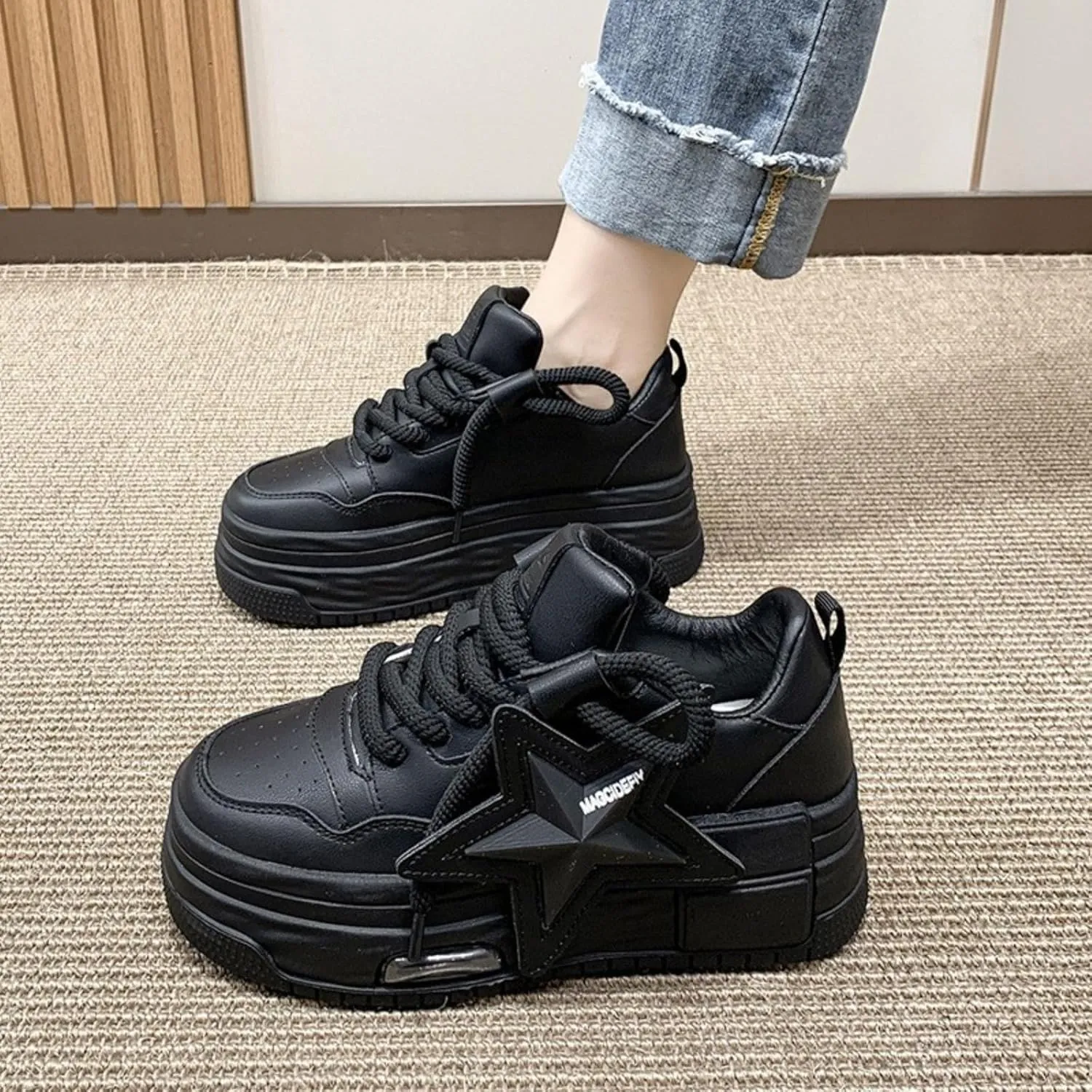 Women's Sneakers Exaggerated Star Chunky Platform Bold Retro Streetwear Shoes Thick Sole Y2K Fashion Daily Outfits