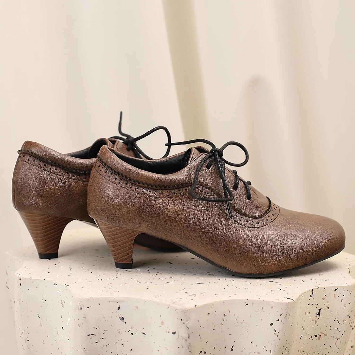 Women's Vintage Wingtip Oxfords Lace Up Low Heel Brogue for Women